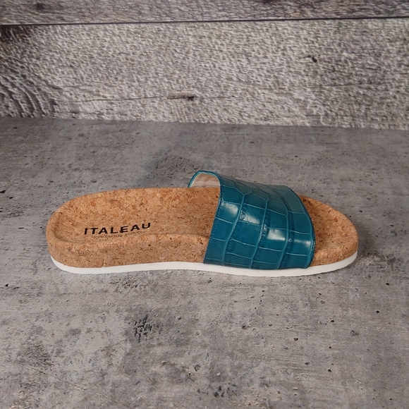Italeau Teal Leather Sandals